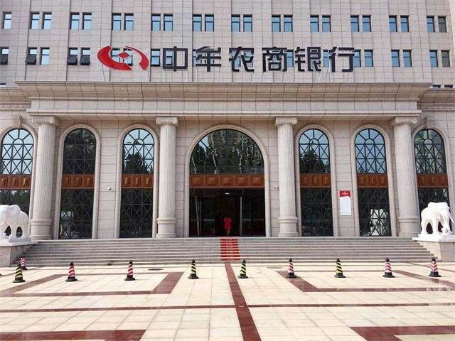 新乡建筑幕墙工程资质和建筑装饰工程资质有什么区别？